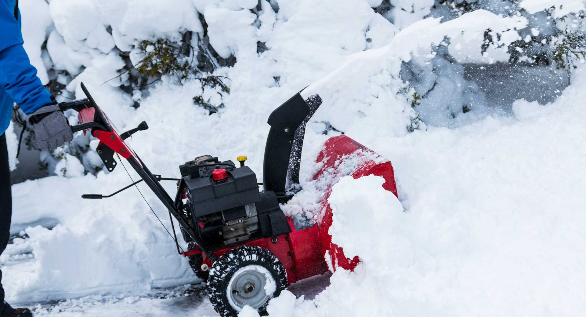Maschinelle Schneeräumung in Lübeck